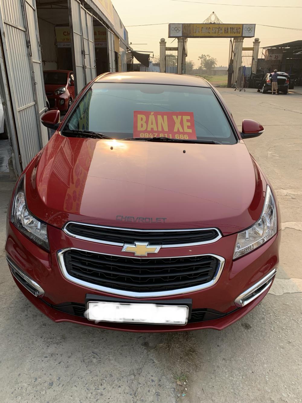 Chevrolet Cruze 1.6LT 2018 - Cần bán Chevrolet Cruze sản xuất 2018 màu đỏ, 468 triệu