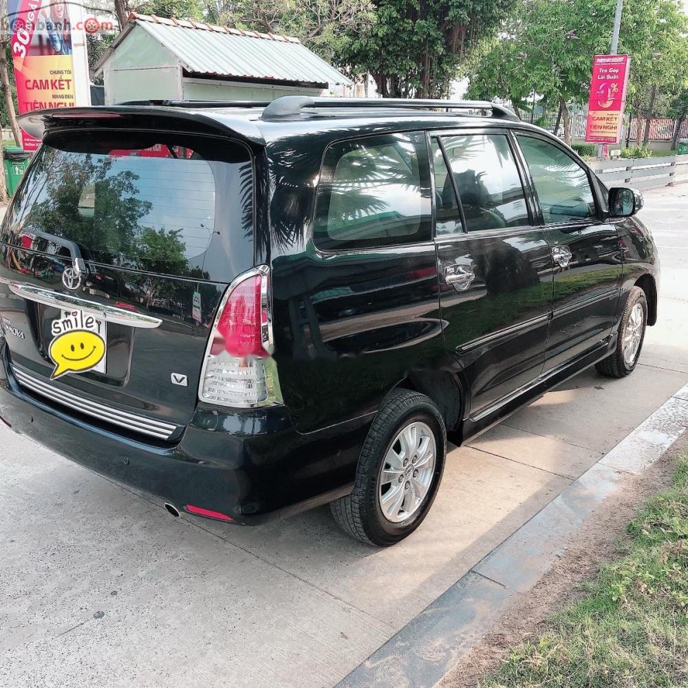 Toyota Innova  V 2010 - Bán xe Toyota Innova V 2010, màu đen, nhập khẩu  