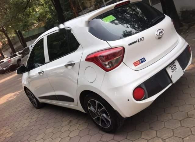 Hyundai Grand i10 2017 - Cần bán gấp Hyundai Grand i10 đời 2017, màu trắng còn mới