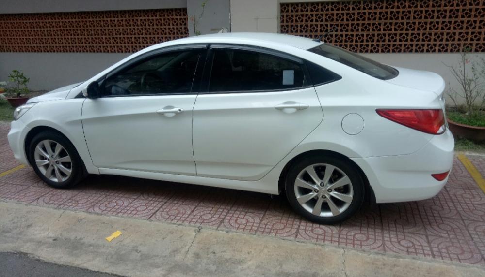 Hyundai Accent 1.4 MT 2014 - Bán Hyundai Accent 1.4 MT số sàn, đăng ký 2015, màu trắng xe nhập, 415 triệu