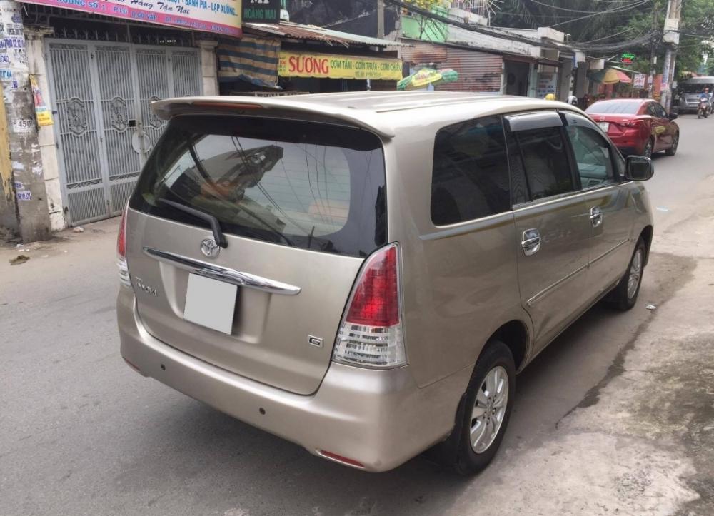 Toyota Innova 2.0MT 2012 - Bán Innova G 2012 số sàn màu ghi vàng