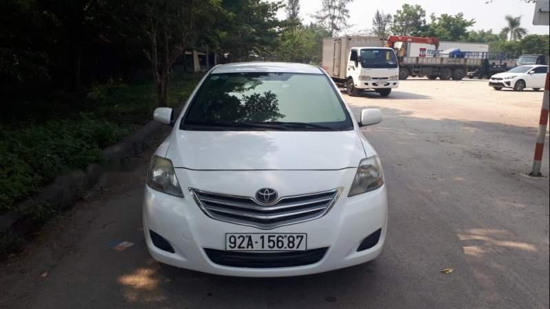 Toyota Vios   2010 - Bán Toyota Vios năm sản xuất 2010, màu trắng xe gia đình