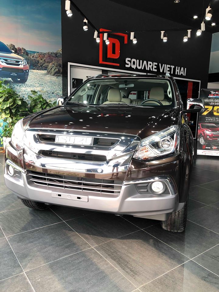 Isuzu MU-X    2018 - Bán xe Isuzu MU-X B7 1.9 MT 4x2 đời 2018, màu nâu, nhập khẩu