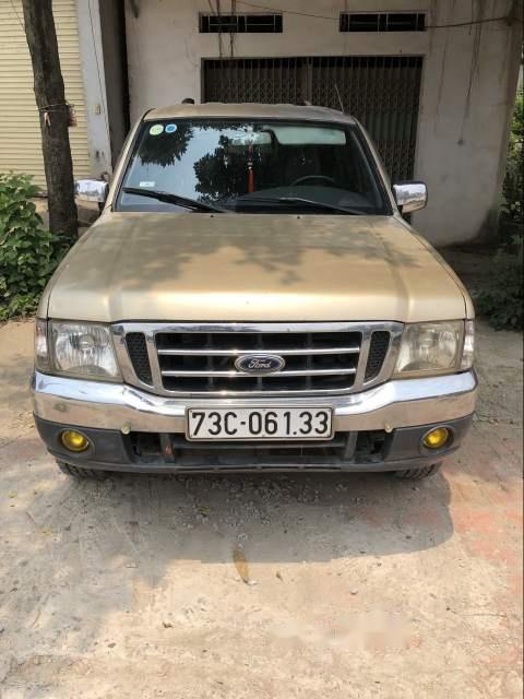 Ford Ranger XLT 2004 - Cần bán xe Ford Ranger XLT năm sản xuất 2004, màu vàng