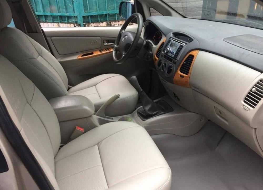 Toyota Innova 2.0MT 2012 - Bán Innova G 2012 số sàn màu ghi vàng