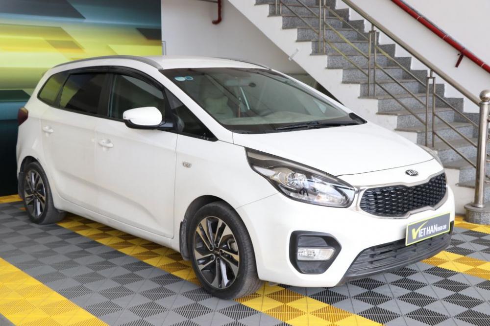 Kia Rondo 2.0MT 2017 - Bán Kia Rondo 2.0MT đời 2017, màu trắng