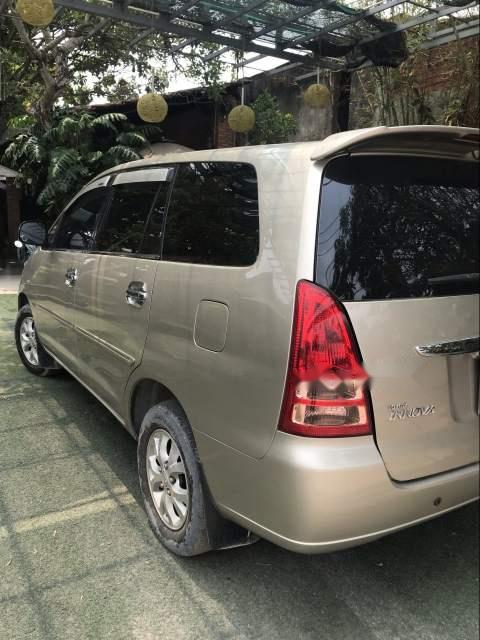 Toyota Innova 2007 - Bán Toyota Innova đời 2007, màu vàng xe gia đình