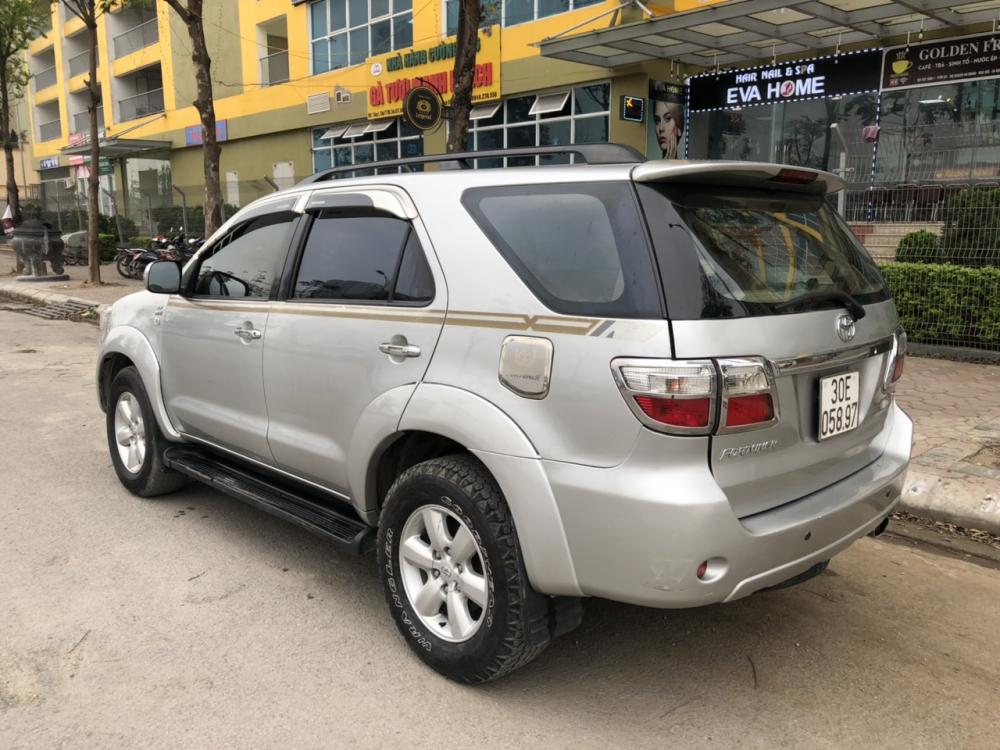 Toyota Fortuner 2.7V 4x4 AT 2010 - Cần bán Toyota Fortuner 2.7V 4x4 AT 2010, màu bạc, 460 triệu