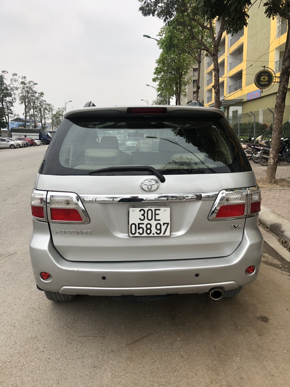 Toyota Fortuner 2.7V 4x4 AT 2010 - Cần bán Toyota Fortuner 2.7V 4x4 AT 2010, màu bạc, 460 triệu