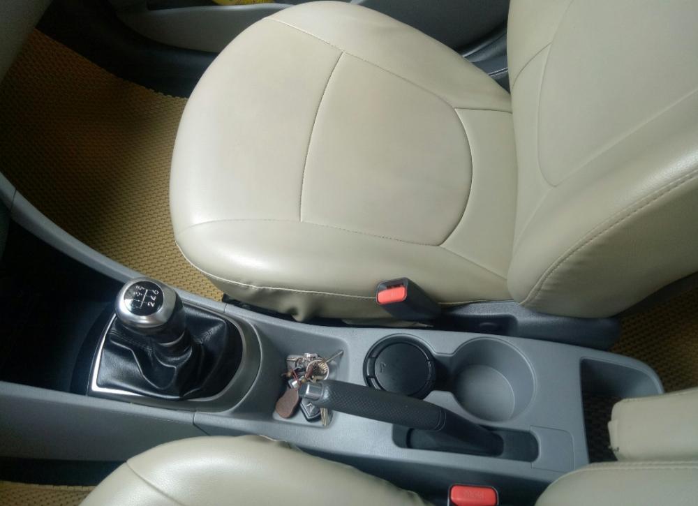 Hyundai Accent 1.4 MT 2014 - Bán Hyundai Accent 1.4 MT số sàn, đăng ký 2015, màu trắng xe nhập, 415 triệu