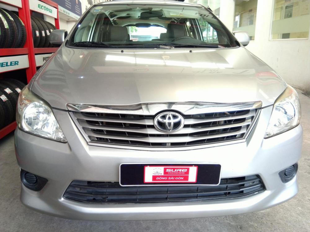 Toyota Innova 2013 - Bán Innova số sàn, đời 2013, giá còn giảm tốt