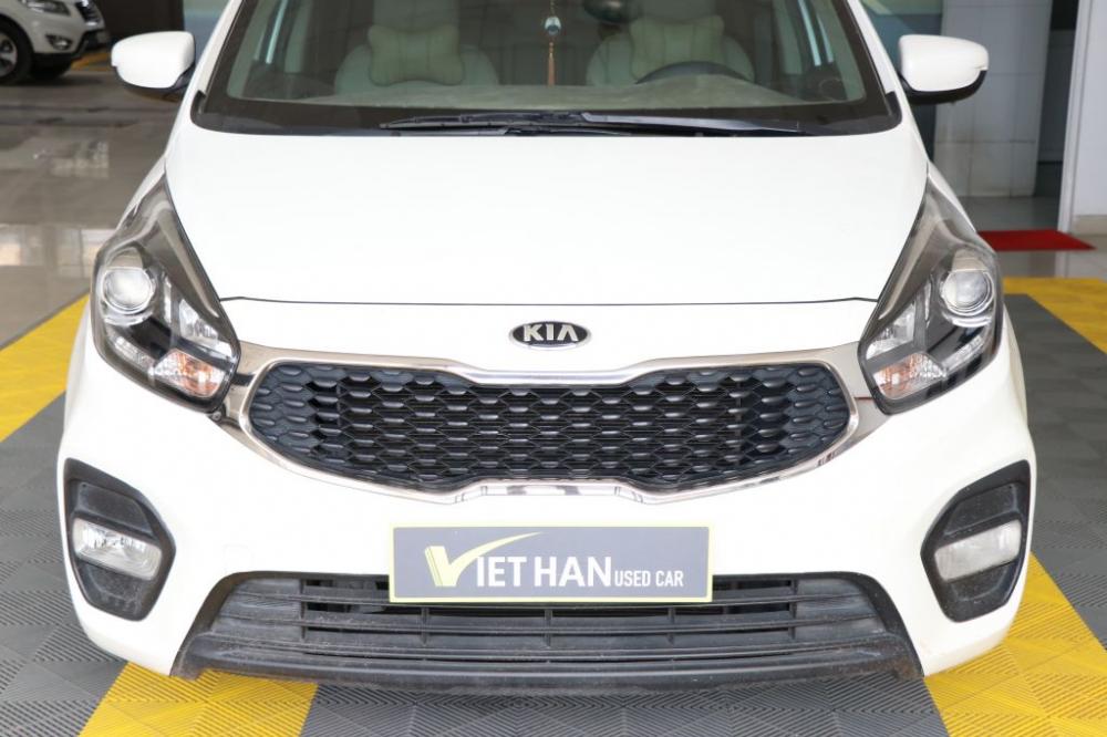 Kia Rondo 2.0MT 2017 - Bán Kia Rondo 2.0MT đời 2017, màu trắng