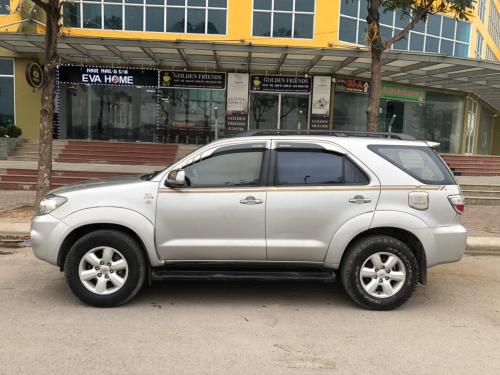 Toyota Fortuner 2.7V 4x4 AT 2010 - Cần bán Toyota Fortuner 2.7V 4x4 AT 2010, màu bạc, 460 triệu