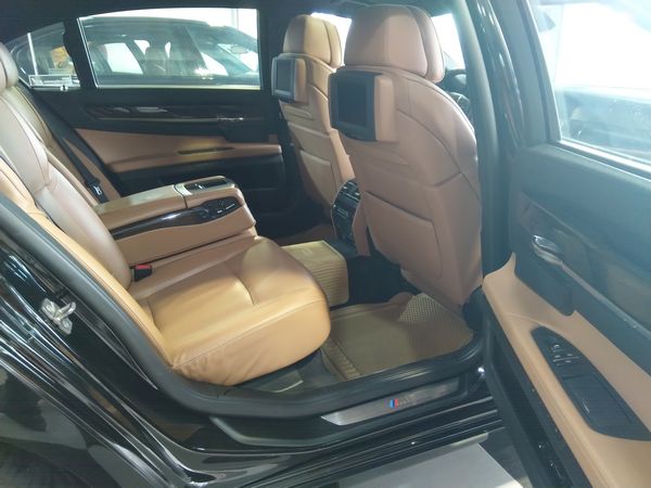 BMW 7 Series 750Li 2009 - Cần bán BMW 7 Series 750Li sản xuất 2009, màu đen, nhập khẩu