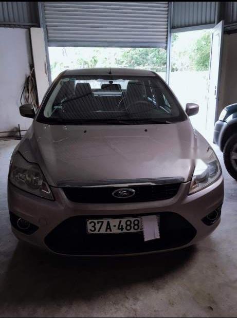 Ford Focus   2010 - Cần bán gấp Ford Focus 2010, màu bạc, giá cạnh tranh