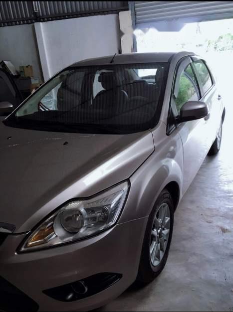 Ford Focus   2010 - Cần bán gấp Ford Focus 2010, màu bạc, giá cạnh tranh