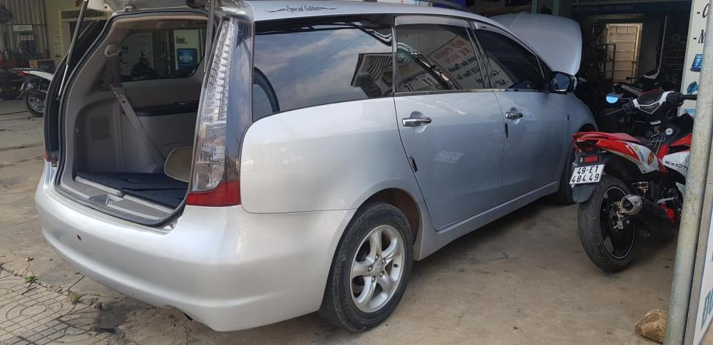 Mitsubishi Grandis 2005 - Cần bán xe Mitsubishi Grandis năm 2005, màu bạc ít sử dụng, giá chỉ 325tr. Xe đẹp, bao thợ thầy cả nước