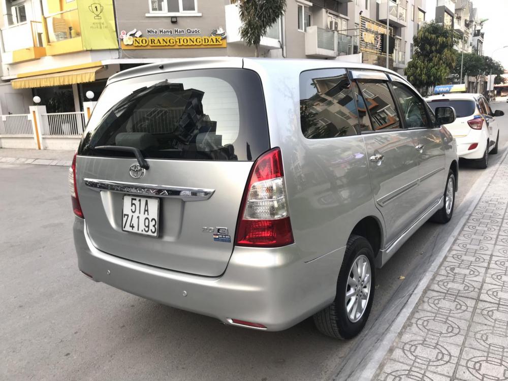 Toyota Innova MT 2013 - Bán Toyota Innova MT năm 2013, màu bạc