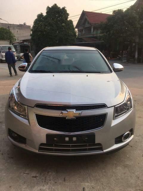 Chevrolet Cruze   2011 - Bán Chevrolet Cruze đời 2011, màu bạc, xe gia đình sử dụng, rin 100%