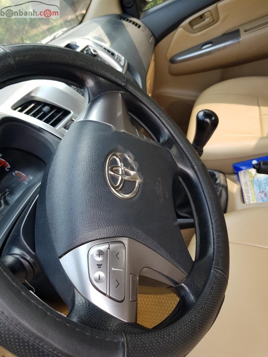 Toyota Hilux 3.0G 4x4 MT 2014 - Cần bán Toyota Hilux 3.0G 4x4 MT năm 2014, màu đen, nhập khẩu nguyên chiếc 