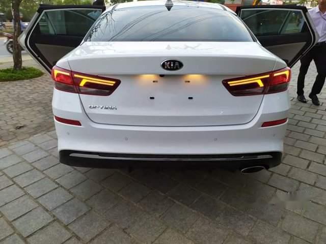 Kia K5 2.0 AT 2019 - Bán Kia K5 2.0 AT năm sản xuất 2019, màu trắng, giá 789tr