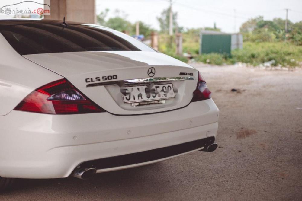 Mercedes-Benz CLS class 500 2005 - Bán xe Mercedes 500 sản xuất năm 2005, màu trắng, nhập khẩu