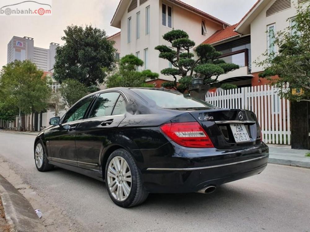 Mercedes-Benz C class C250  2011 - Bán gấp Mercedes C250 sản xuất 2011, màu đen, chính chủ