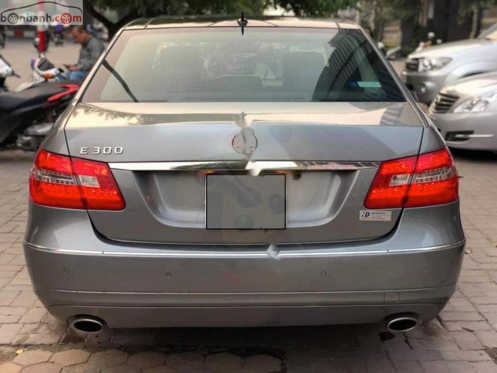 Mercedes-Benz E class E300 2009 - Bán Mercedes E300 đời 2009, màu xám, xe gia đình