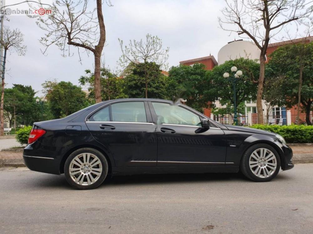 Mercedes-Benz C class C250  2011 - Bán gấp Mercedes C250 sản xuất 2011, màu đen, chính chủ