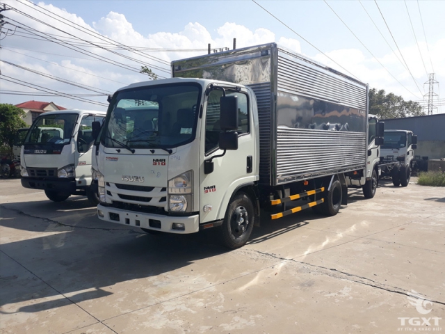 Isuzu NMR 85HE4 2019 - Bán xe tải Isuzu 1T9 thùng kín - NMR85HE4, 130 triệu nhận xe ngay