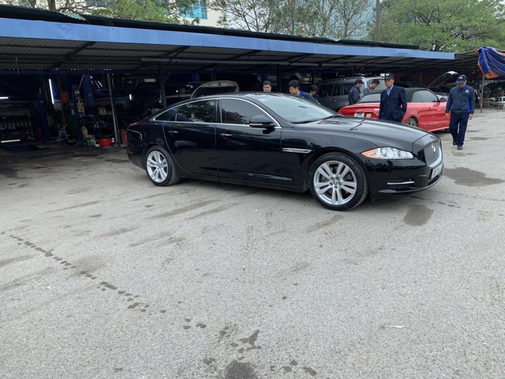 Jaguar XJL 3.0 2013 - Cần bán Jaguar XJL 3.0 đời 2013, màu đen, xe nhập