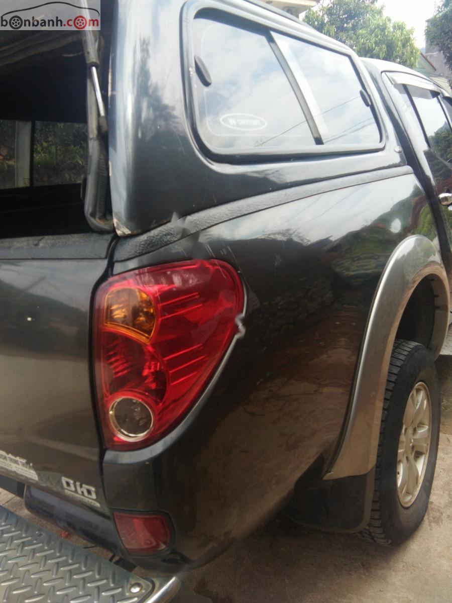 Mitsubishi Triton 2011 - Bán Mitsubishi Triton 2011, màu xám, nhập khẩu