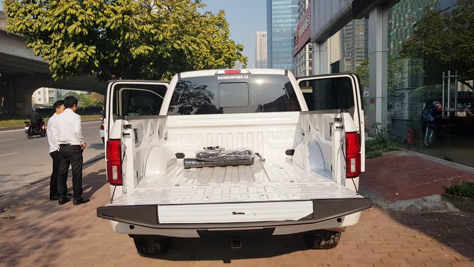 Ford F 150 2018 - Cần bán Ford F 150 Platinum sản xuất 2018 model 2019, màu trắng, nhập khẩu