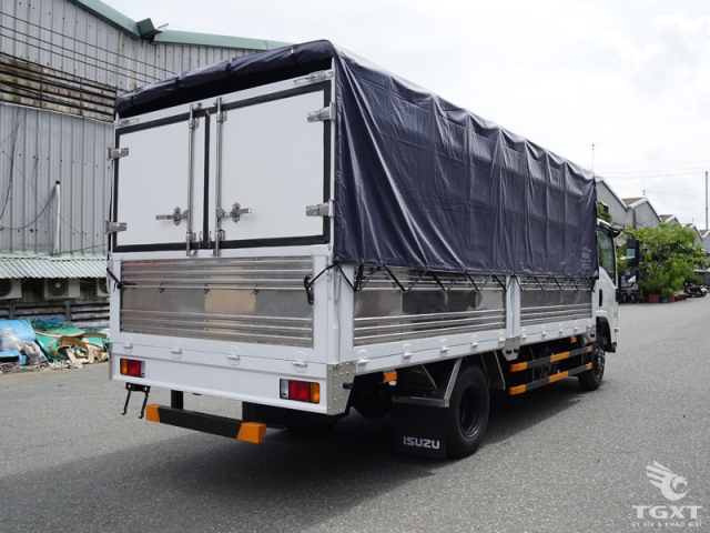 Isuzu NMR 77EE4 2019 - Xe tải Isuzu 2T4 thùng mui bạt - NMR77EE4, 647 triệu, xe có sẵn