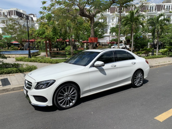 Mercedes-Benz C300 số tự động 2018 - Bán ô tô Mercedes số tự động đời 2018, màu trắng, chính chủ