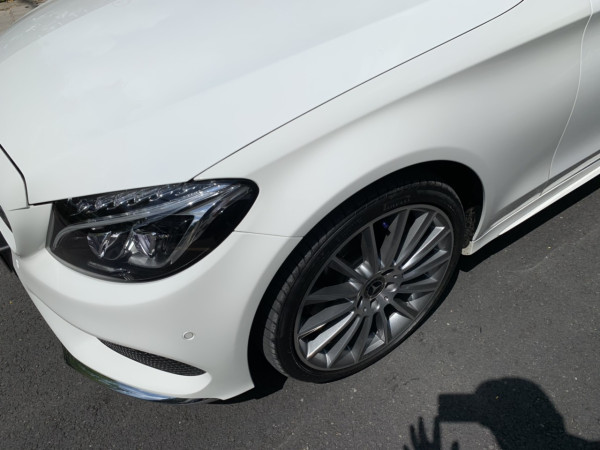 Mercedes-Benz C300 số tự động 2018 - Bán ô tô Mercedes số tự động đời 2018, màu trắng, chính chủ