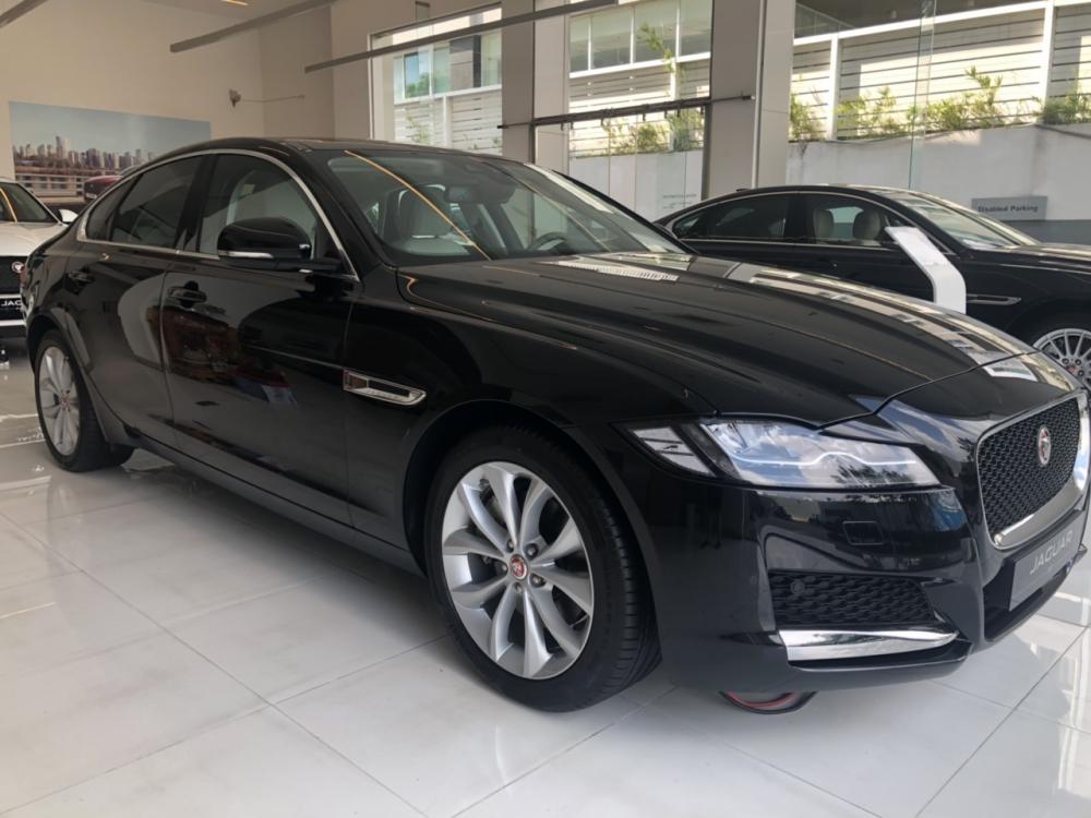 Jaguar XF 2019 - Hotline 093 22222 53 - bán giá xe Jaguar XF Prestige 2019 màu trắng, đen, đỏ, xanh, chính hãng