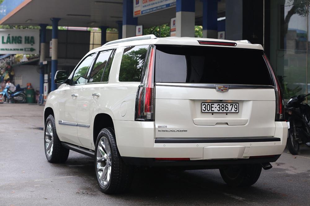 Cadillac Escalade 2015 - Cần bán Cadillac Escalade đời 2016, màu trắng, nhập khẩu