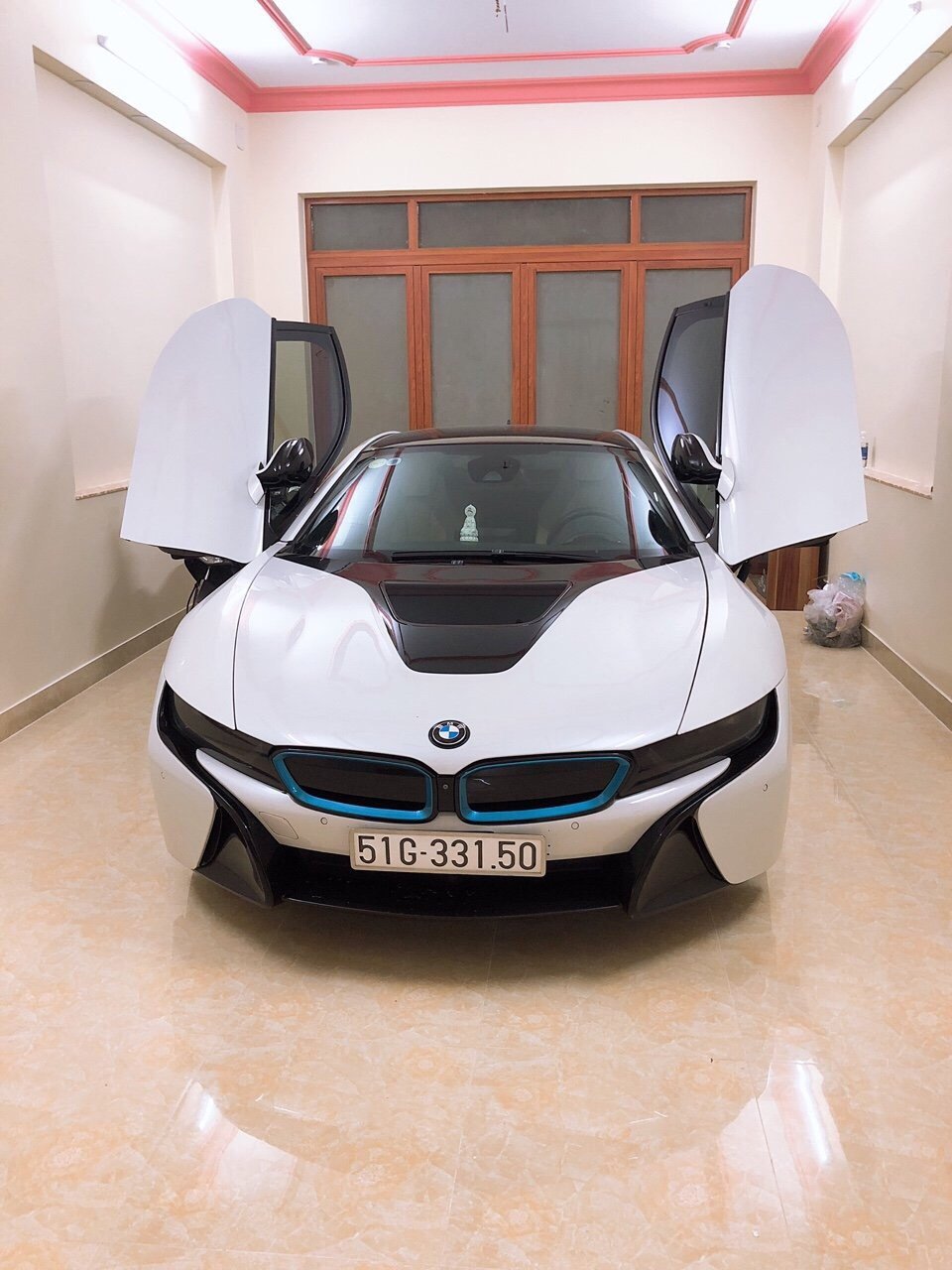 BMW i8 2014 - Cần bán lại xe BMW i8 đời 2014, màu trắng xe nhập