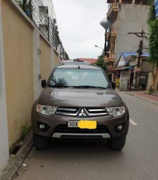 Mitsubishi Pajero   2015 - Bán Mitsubishi Pajero 2015, tự động, xe 1 chủ đi từ đầu