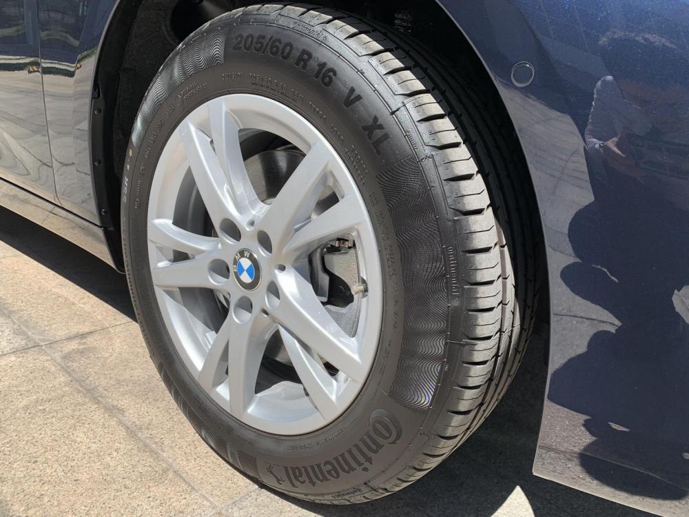 BMW 2 Series 218i 2019 - BMW 218i 2019 - Xe 7 chỗ nhập Đức, KM 50% trước bạ