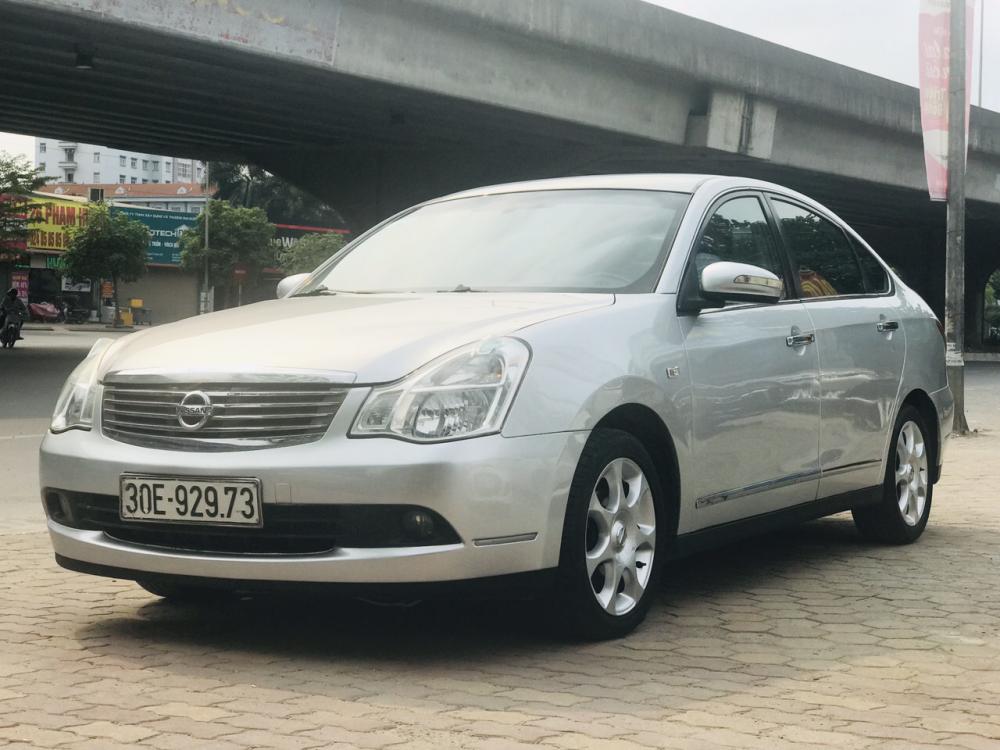 Nissan Bluebird Sylphy 2009 - Bán ô tô Nissan Bluebird năm 2009 màu bạc, 365 triệu nhập khẩu nguyên chiếc