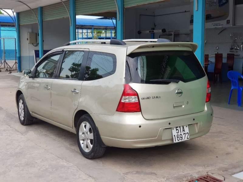 Nissan Livina   2011 - Cần bán lại xe Nissan Livina đời 2011, xe gia đình