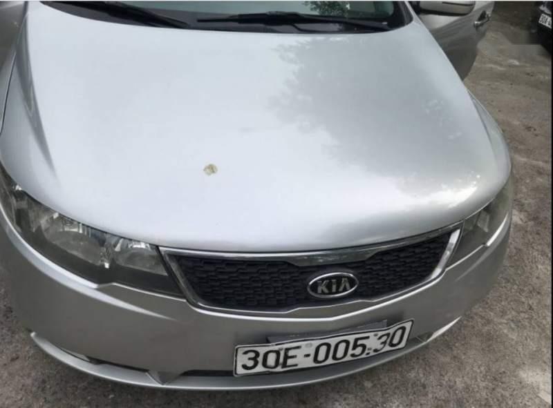 Kia Forte  MT  2011 - Bán gấp Kia Forte MT năm sản xuất 2011, màu bạc, chính chủ