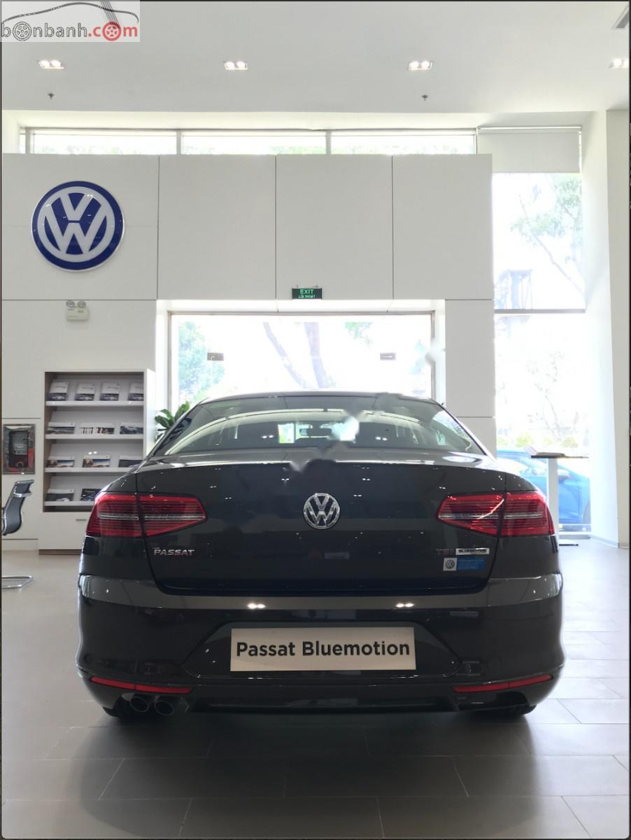 Volkswagen Passat 1.8 Bluemotion 2018 - Cần bán Volkswagen Passat 1.8 Bluemotion sản xuất năm 2018, màu xám, nhập khẩu nguyên chiếc