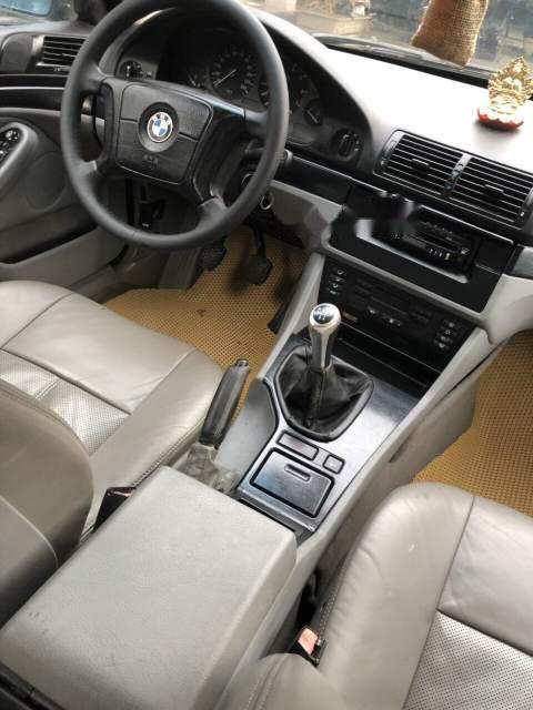 BMW 5 Series  528 2000 - Bán xe BMW 5 Series 528 đời 2000, màu đen số sàn 