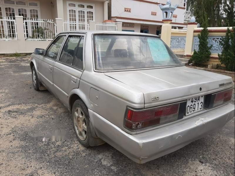 Nissan Bluebird 1990 - Thanh lý xe Nissan Bluebird đời 1990, màu bạc
