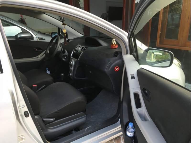 Toyota Yaris 2007 - Bán xe Toyota Yaris năm 2007, màu bạc, nhập khẩu như mới, 325 triệu