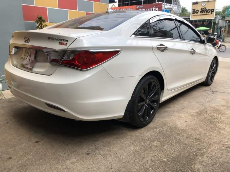 Hyundai Sonata 2011 - Cần bán gấp Hyundai Sonata sản xuất 2011, màu trắng chính chủ