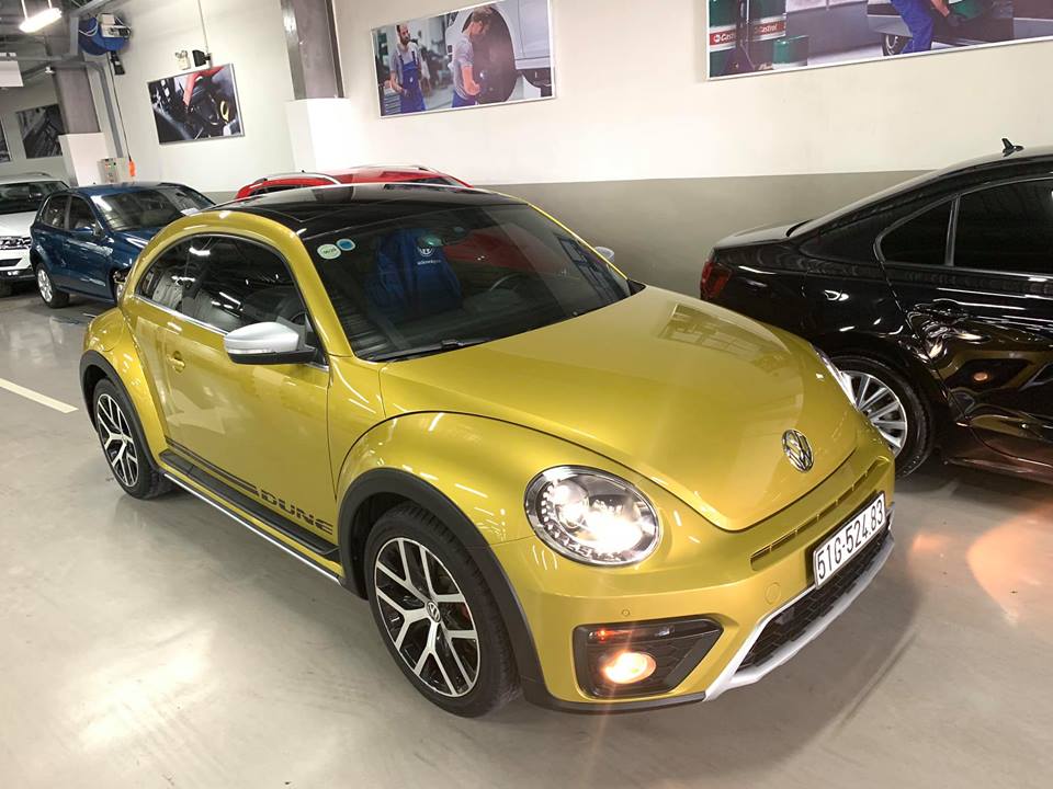 Volkswagen New Beetle 2019 - Huyền thoại Đức 2019, lạ độc cá tính, hỗ trợ đổi màu sơn động cơ 2.0 Turbo, 4 chỗ, cao cấp, tặng tiền mặt, vay bank 90%